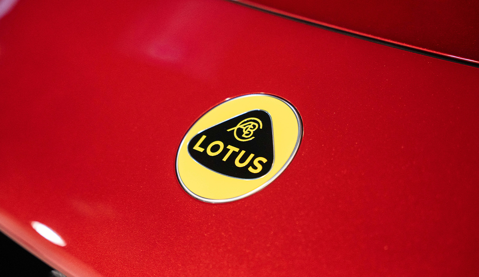 Lotus Eletre SUV 100% électrique Rouge - Théobald Nancy